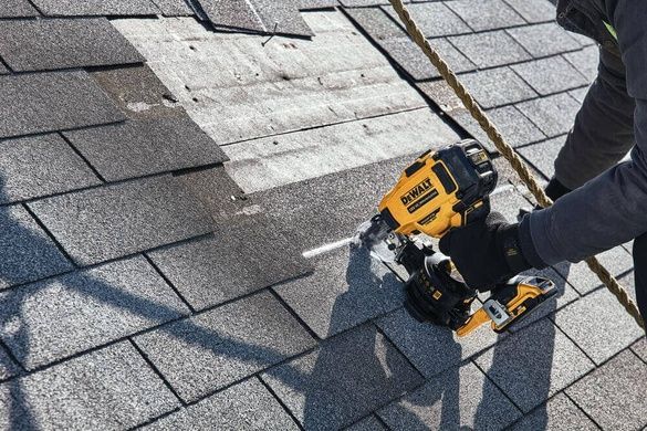 Пістолет цвяхозабивний акумуляторний безщітковий DeWALT DCN45RND2
