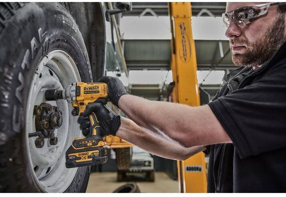 Гайкокрут ударний акумуляторний безщітковий DeWALT DCF891NT