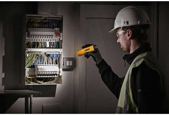 Ліхтар світлодіодний акумуляторний DeWALT DCL183